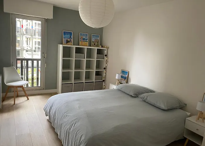 Appartement 65M2 Avec Balcon Vues Mer A 150M De La Plage Et Centre, Wifi Et Parking Prive