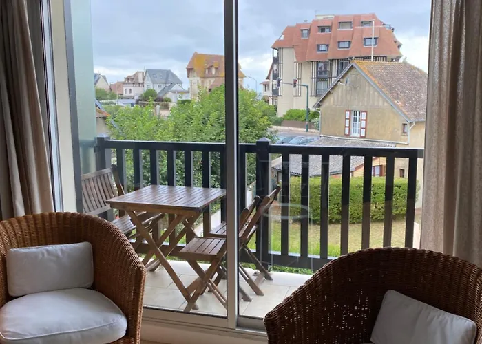 Appartement 65M2 Avec Balcon Vues Mer A 150M De La Plage Et Centre, Wifi Et Parking Prive