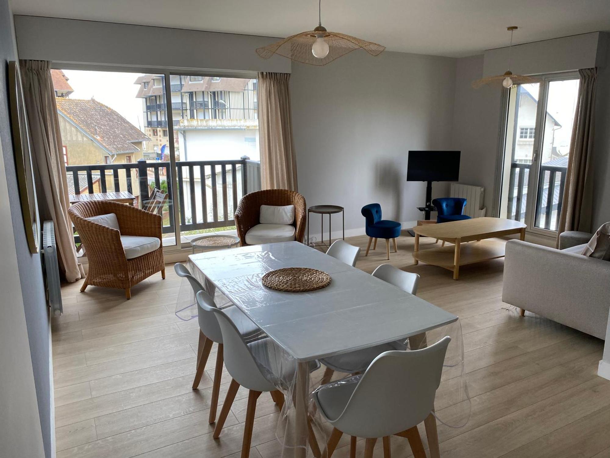 65m2 Avec Balcon Vues A 150m De La Et Centre, Wifi Et Parking Prive *