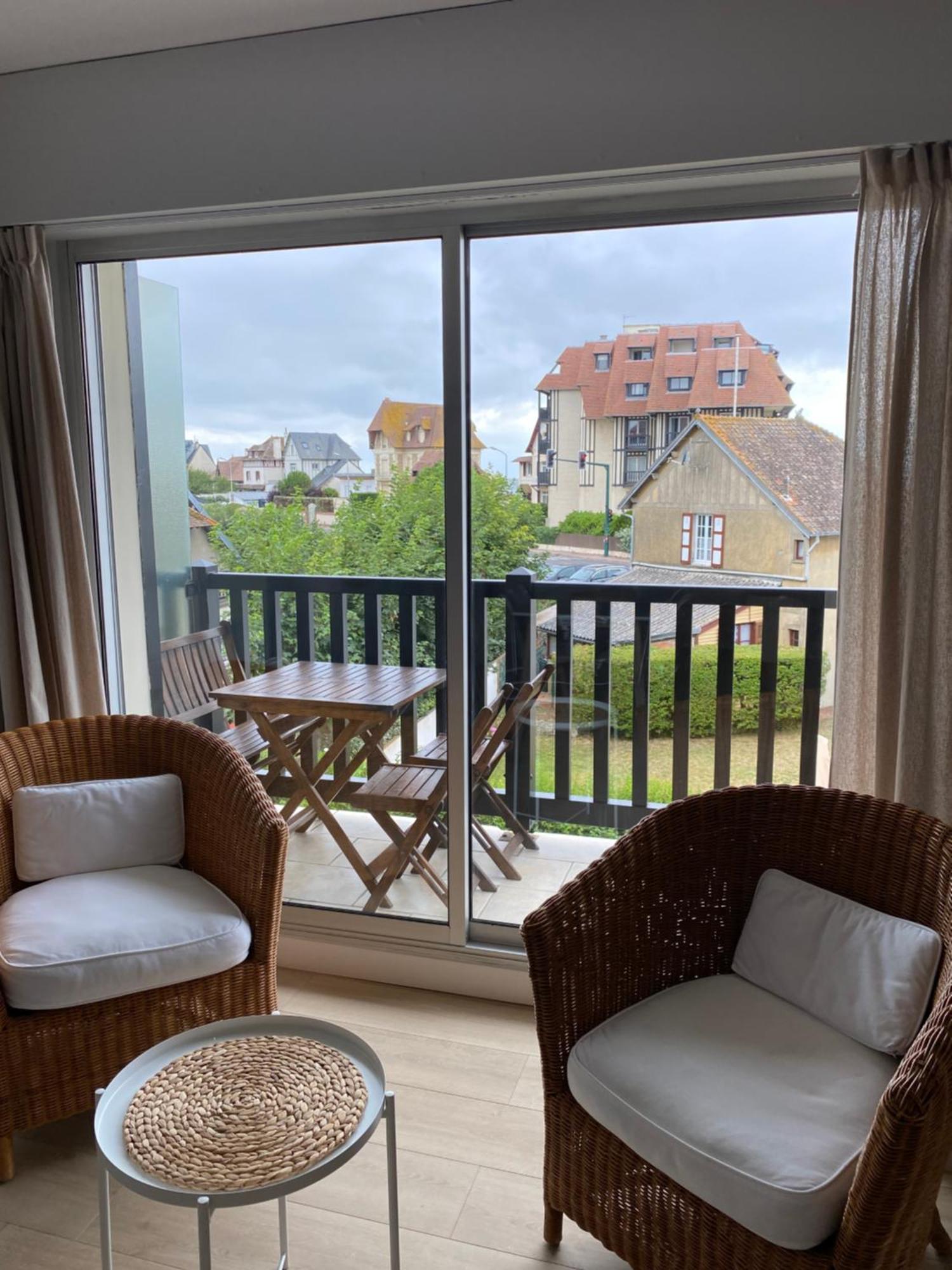 65m2 Avec Balcon Vues A 150m De La Et Centre, Wifi Et Parking Prive Apartment Blonville-sur-Mer