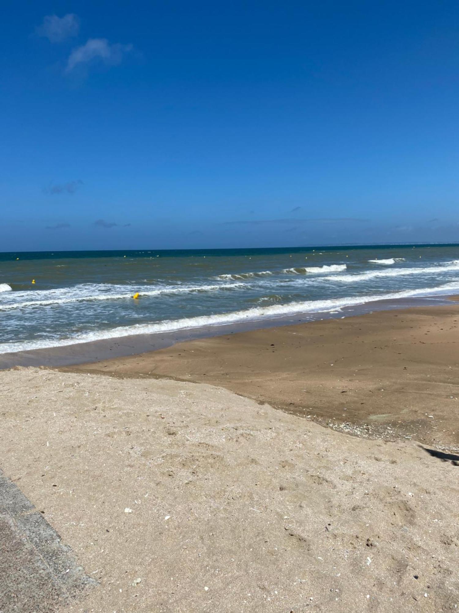 Appartement 65M2 Avec Balcon Vues Partielles Mer A 150M De La Plage Et Centre, Wifi Et Parking Prive *